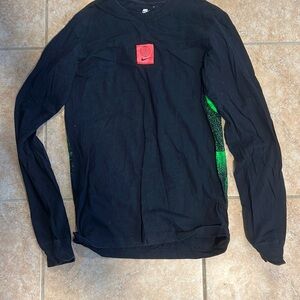 Men nike long sleeve tshirt “the nike tee”